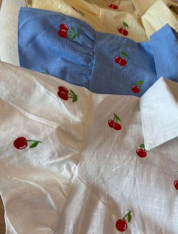 Cropped Bordado Cereja