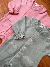 Macacão Canelado Babadinho Rose