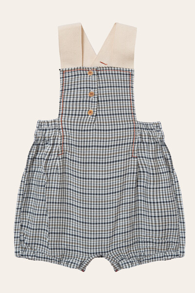 Foto Jardineira Jordan Preto