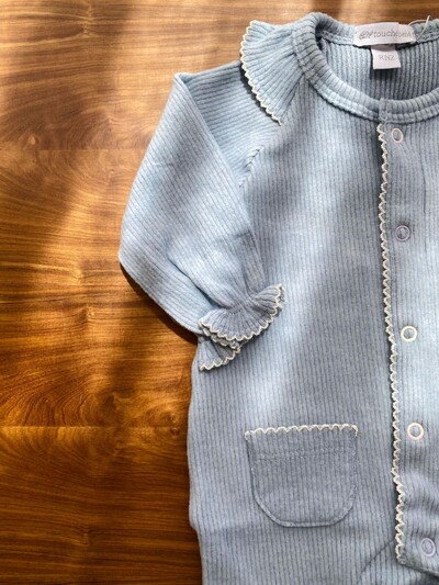 Foto Macacão Canelado Babadinho Azul Bebê