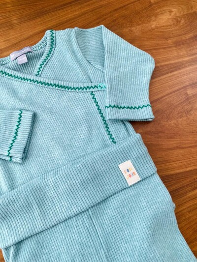 Foto Conjunto Kimono Canelado Verde