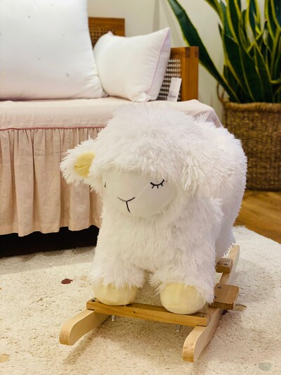 Foto Ovelha Peludinha Balanço Musical Branco