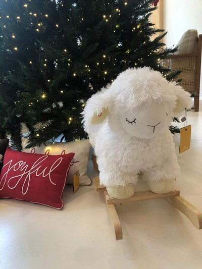 Foto Ovelha Peludinha Balanço Musical Branco