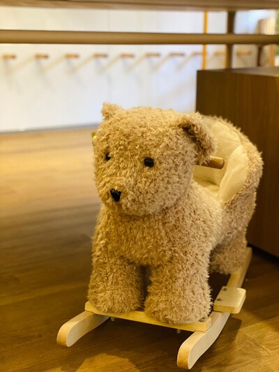 Foto Urso de Balanço Musical Bege