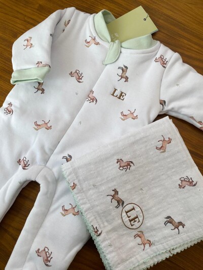 Foto Macacão Astronauta Horses Algodão Egípcio Branco Bege