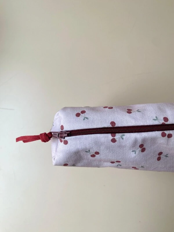 Necessaire Cereja Rosa Vinho