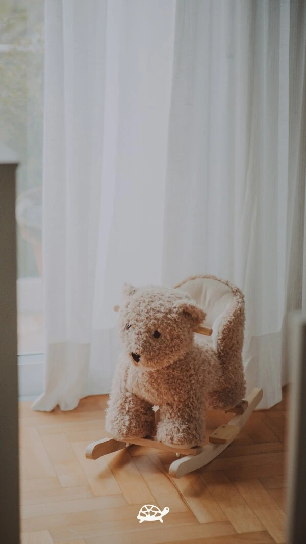 Urso de Balanço Musical Bege