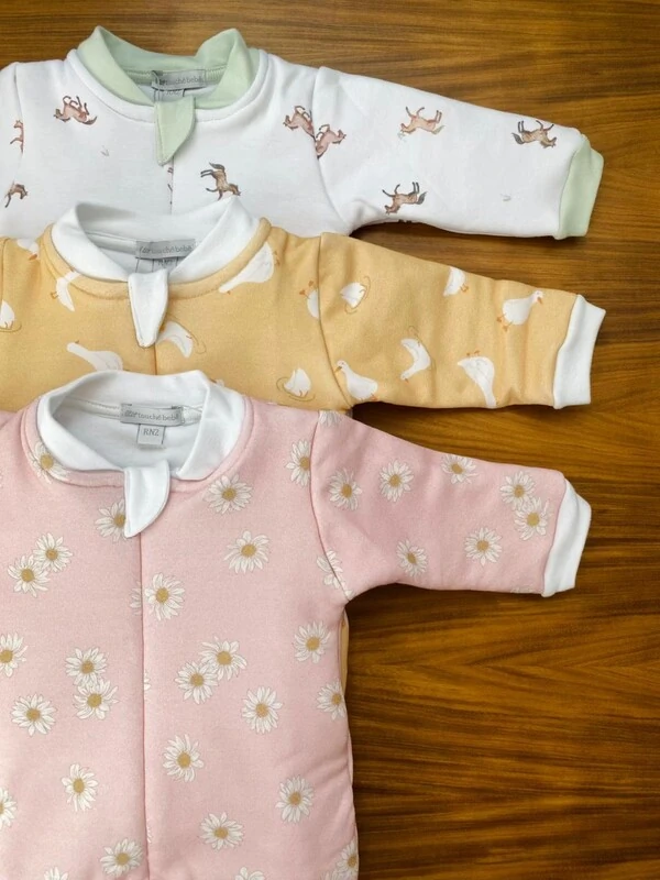 Macacão Astronauta Horses Algodão Egípcio Branco Bege