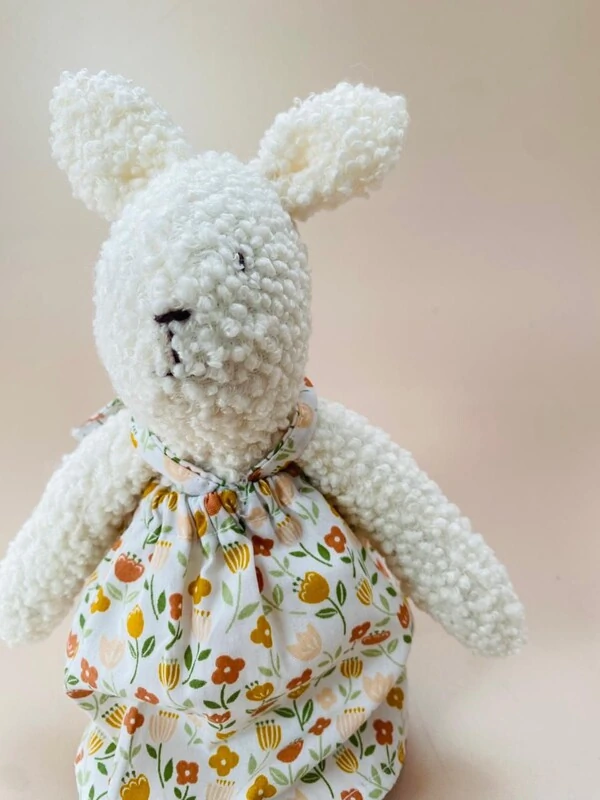 Ursa Fofinha Vestido Floral Branco