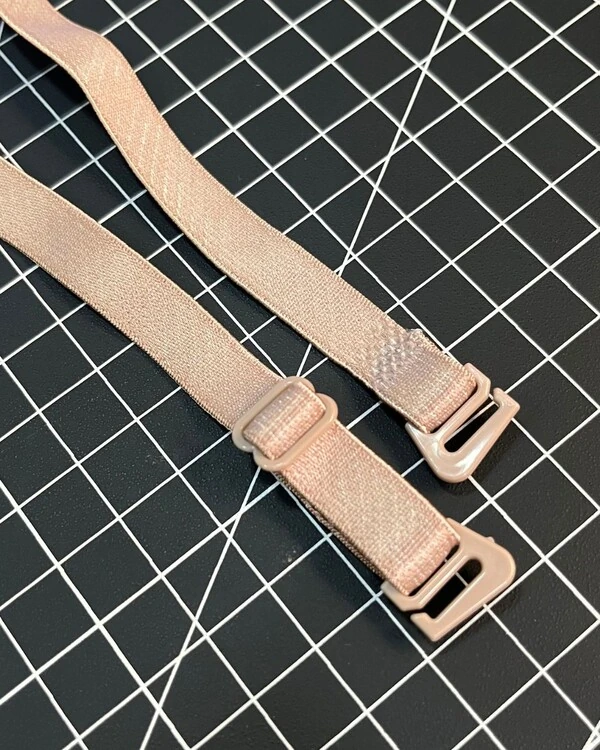 2 Pares de Alças de Ombro Removíveis (Tecido)