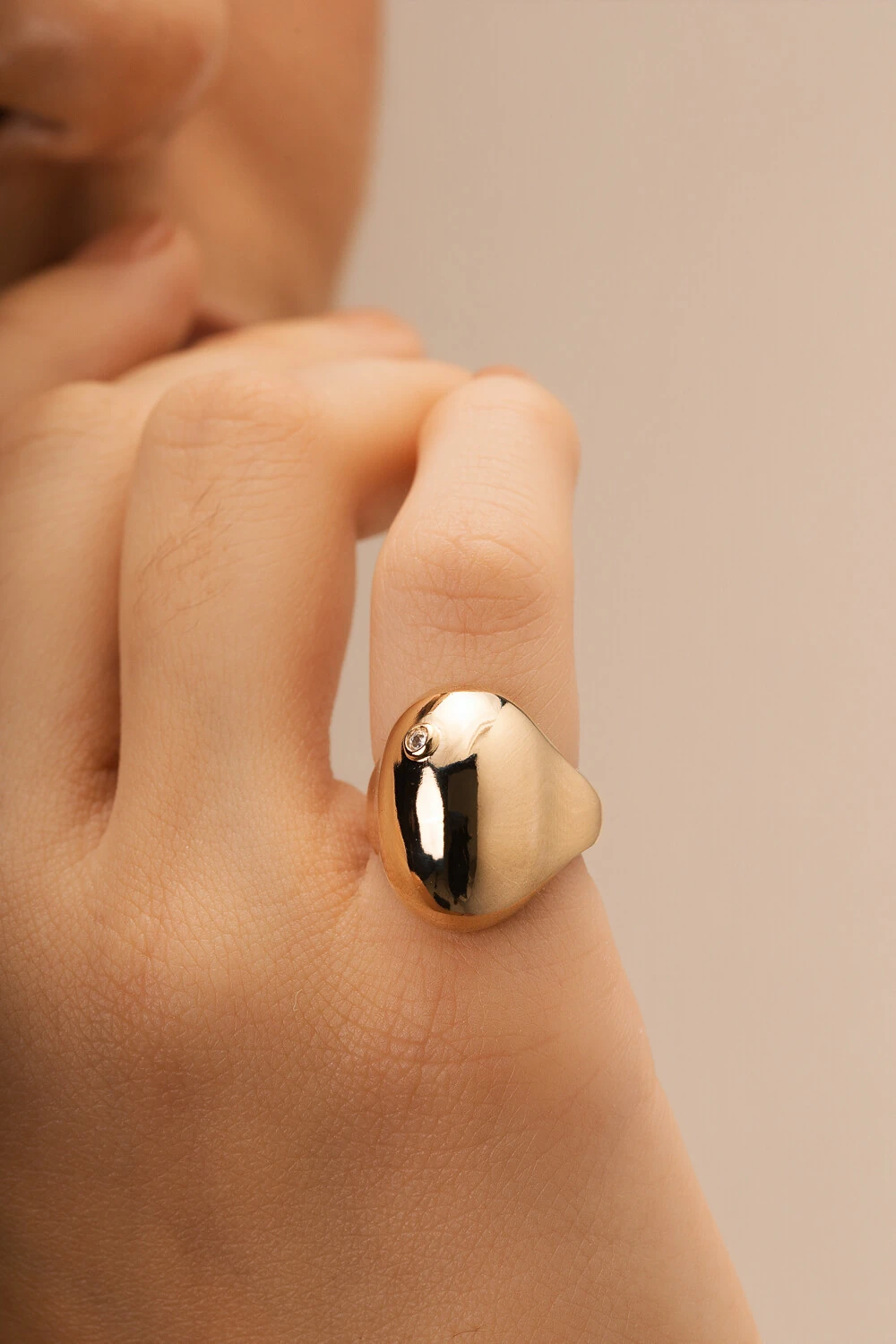 FotoAnel Dourado Dedinho Bean Ponto Zircônia