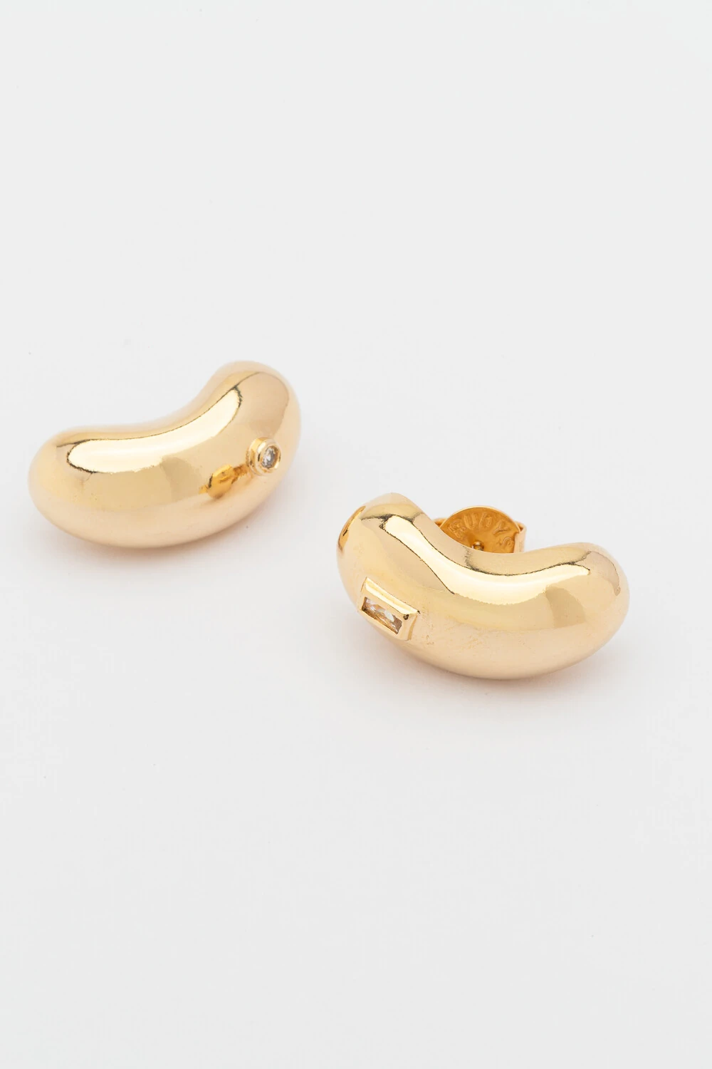 FotoBrinco Dourado Bean Ponto Zircônia