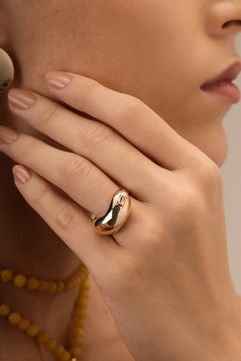 FotoAnel Dourado Bean Zircônia Carrê