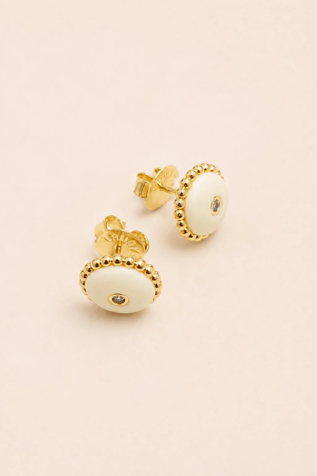Foto Brinco Dourado Pastilha Resina Zircônia Cristal