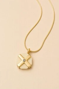 Colar Dourado Resina Cloud Dancer