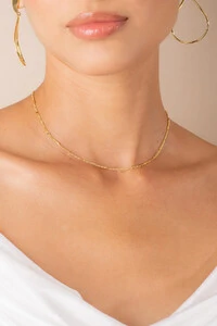 Colar Curto Plaquinhas Banho Ouro 18K