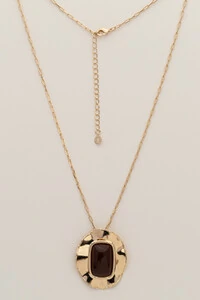 Colar Dourado Placa Martelada Resina Marrom