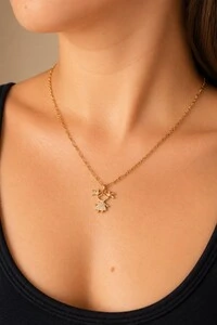 Pingente Garota Zircônia Banho Ouro 18K