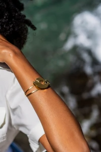 Pulseira Dourada Círculos Dobrados