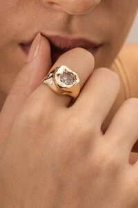 Anel Dourado Vesúvio Zircônia Cristal