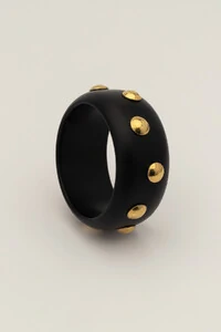 Bracelete Resina Preto Tachinhas Douradas