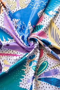 Lenço Estampa Pássaros e Cores