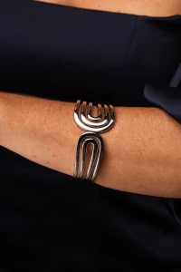 Pulseira Bracelete Forma Vibração