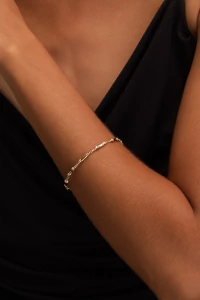 Pulseira Bracelete Aro Texturizado Com Zircônias Dourado