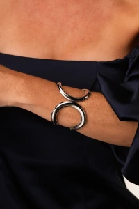 Pulseira Larga Bracelete Infinito Vazado