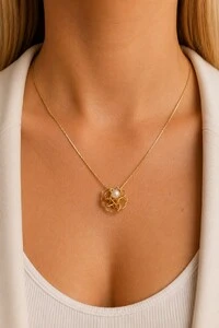 Colar Dourado Flor Vazada