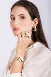 Anel Dourado Círculos Dobrados