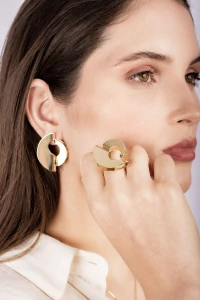 Anel Dourado Círculos Dobrados