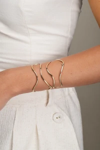 Pulseira Dourada Alva Ondas Ponto De Luz