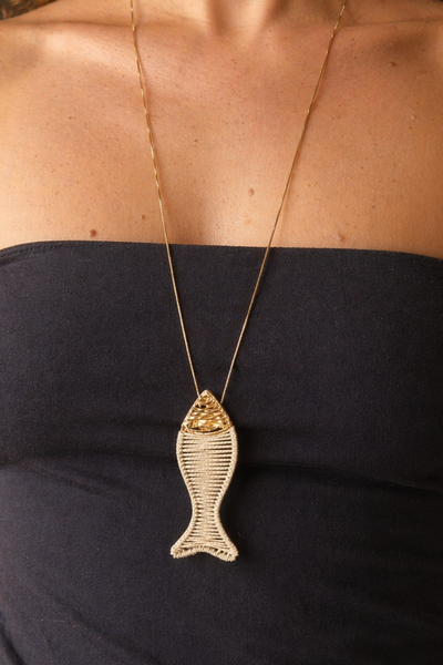 Foto Colar Dourado Fish Palha