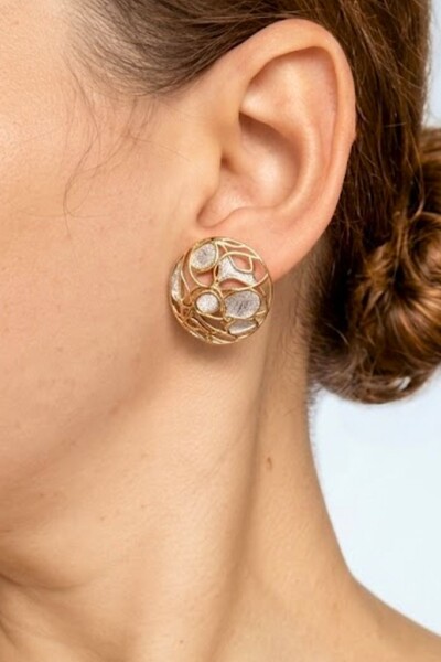 Foto Brinco Botão Textura Banho Ouro 18K