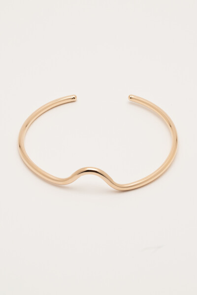 Foto Pulseira Dourada Curva Antebraço