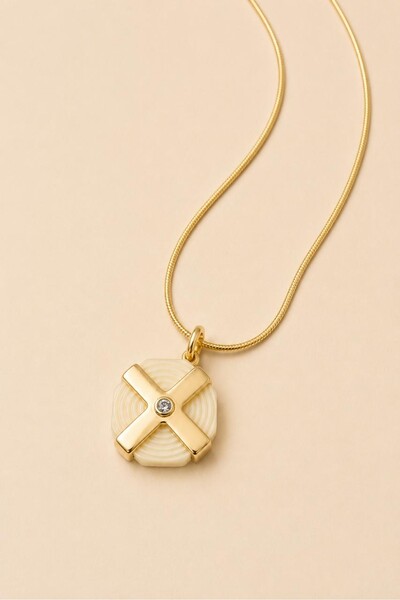 Foto Colar Dourado Resina Cloud Dancer