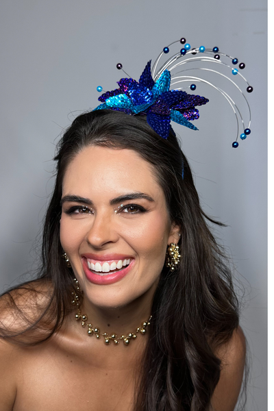Foto Tiara Carnaval Folhas Paetê Azul