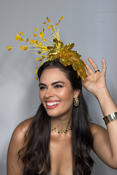 Foto Tiara Carnaval Folhas Paetê Dourado