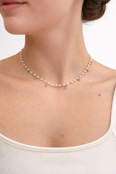 Foto Colar Dourado Choker Pérolas e Turquesa