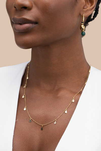 Foto Colar Dourado Gaia Longo Gotinhas
