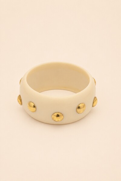 Foto Bracelete Resina Nude Tachinhas Douradas