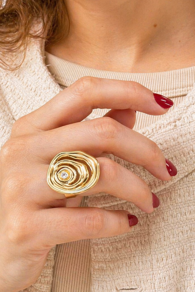 Foto Anel Dourado Vibração Zircônia