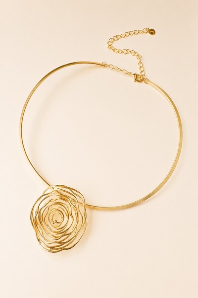 Foto Colar Dourado Aro Flor Aramada