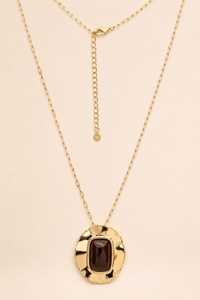 Foto Colar Dourado Placa Martelada Resina Marrom