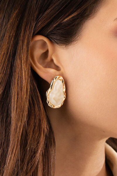 Foto Brinco Dourado Orgânico Resina Off