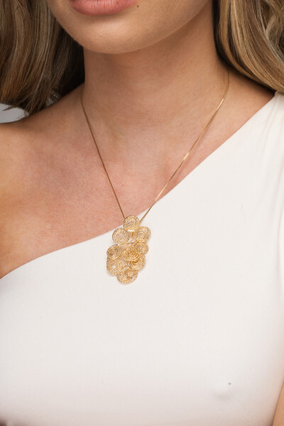 Foto Colar Dourado Caracóis Diamantados