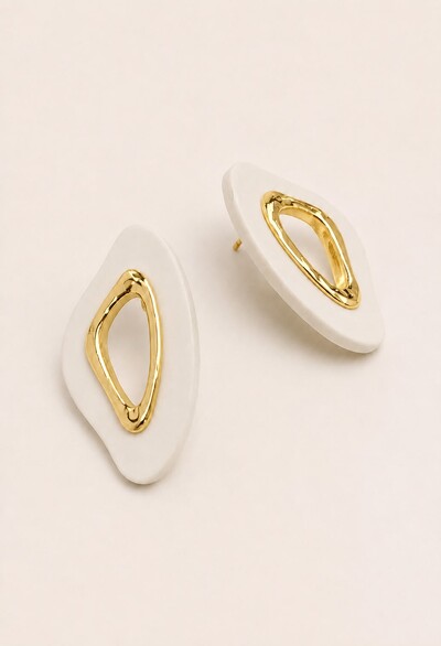 Foto Brinco Dourado Orgânico Resina Cloud Dancer