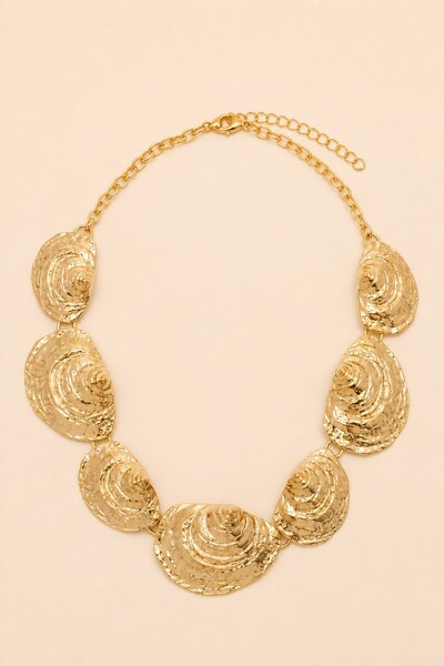 Foto Colar Dourado Concha Texturizada