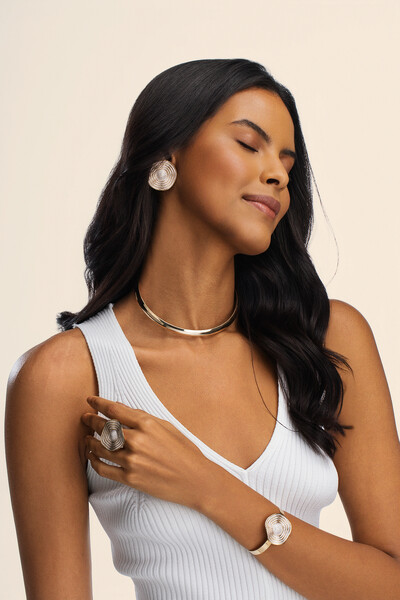 Foto Anel Círculo Ondas Resina Madrepérola